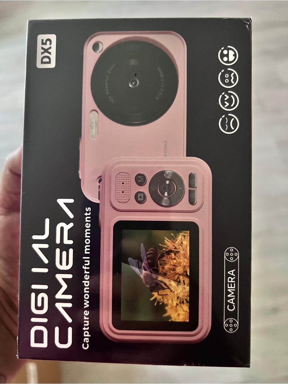 Pink Compact Digital Camera with 2.4" LCD - Stylish Travel Camera